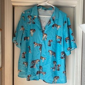 Tiger-tastic short sleeve button down size 3X